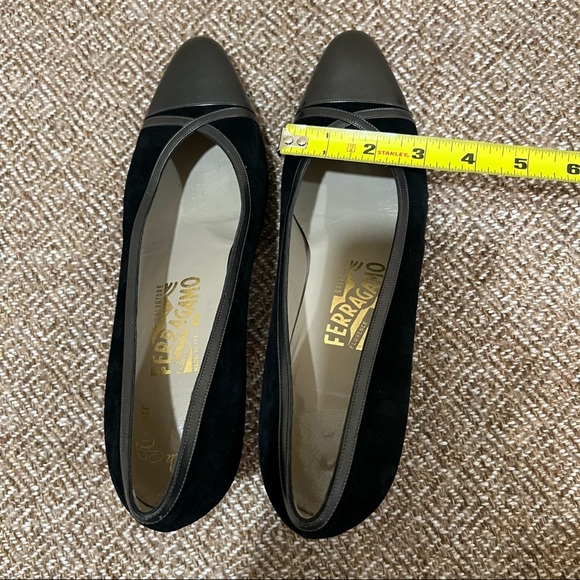Salvatore Ferragamo Black Suede Textured Metallic Toe Kitten Heel Sz 10A Career - Picture 9 of 11